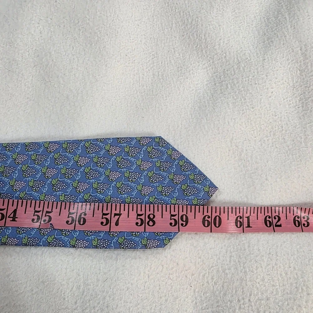 Vineyard Vines Mens Silk Tie Blue Grape Cluster Print Martha's Vineyard USA Made